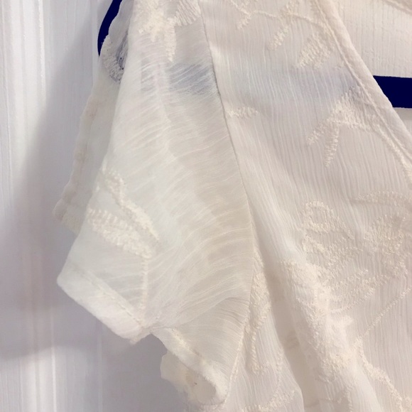 BCBG top - Picture 3 of 6